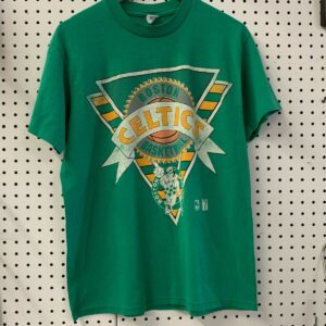 Vtg 90s Logo 7 NBA Boston Celtics Ribbon Spellout Graphic Sports Essential Women and Mens T Shirt min