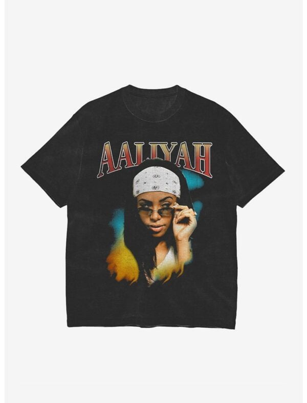 Aaliyah Side Eye Girls Essential Unisex T Shirt