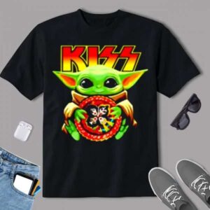 Baby Yoda Kiss Unisex T Shirt