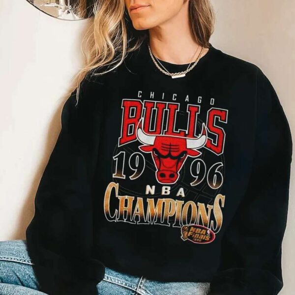 Chicago Bulls NBA Sweatshirt T Shirt Merch