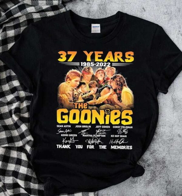 The Goonies 37 Years 1985 2022 Signatures Thank You For The Memories T Shirt