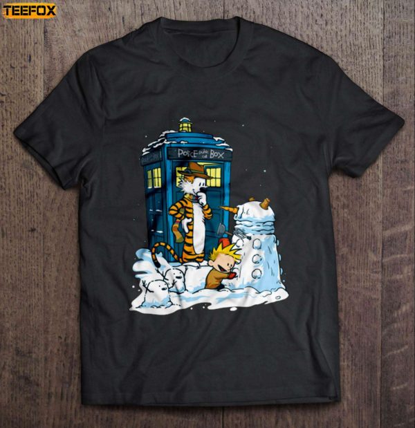 Snow Dalek Calvin And Hobbes And Doctor Who Short Sleeve T Shirt
