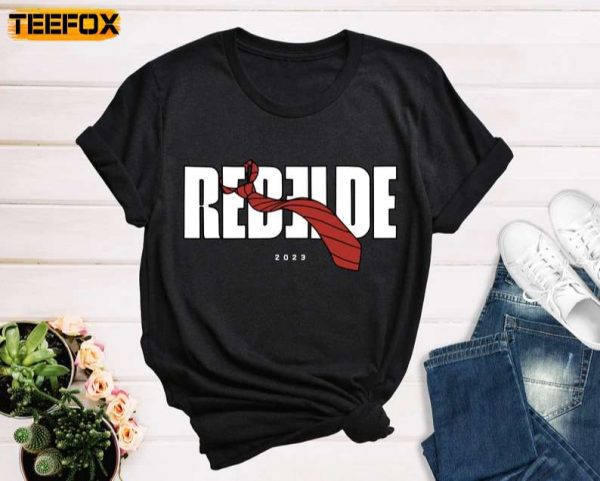 Rebelde Tie 2023 Short Sleeve T Shirt